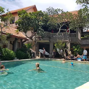 https://puri-mesari.hotelsseminyak.net